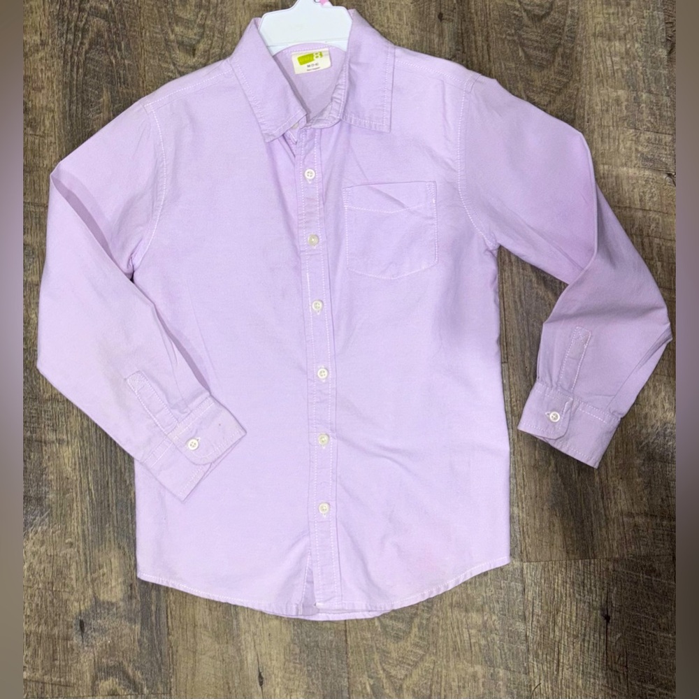 Lavender Boys long Sleeve button up Shirt!
Crazy 8- MED